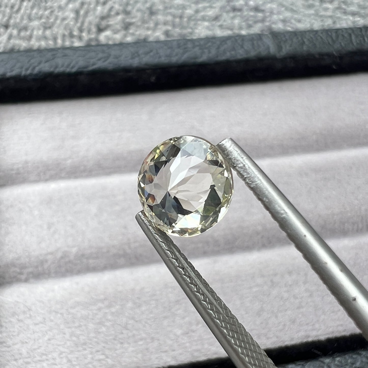 Natural White Sapphire – 2 Carat+ Ceylon Sri Lanka Gemstone with Diamond-Like Sparkle for Fine Jewelry & Engagement Rings