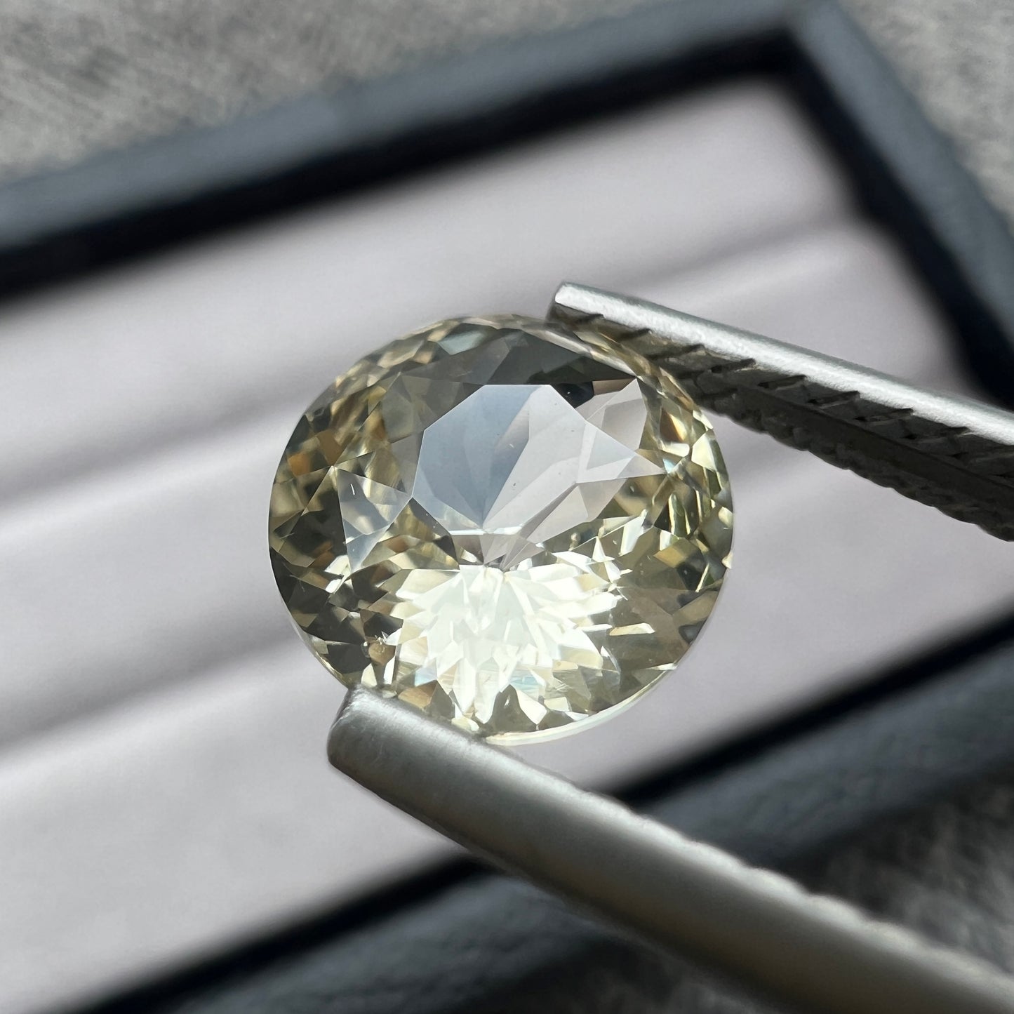 Natural White Sapphire – 2 Carat+ Ceylon Sri Lanka Gemstone with Diamond-Like Sparkle for Fine Jewelry & Engagement Rings