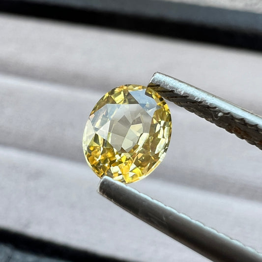 Natural yellow Sapphire Sri lanka Gemstone | check description | Good Luster